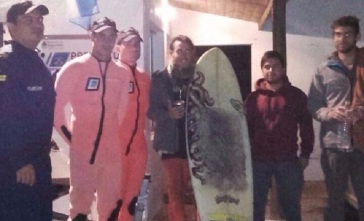 Mar del Plata: Prefectura rescató a dos surfistas que no podían regresar a la costa