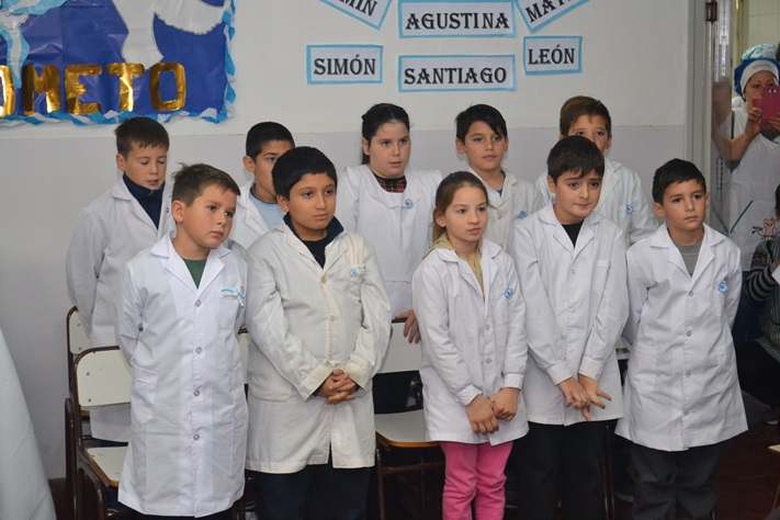 Mar del Sud: Los chicos de la Escuela Nº 2 realizaron su promesa a la bandera