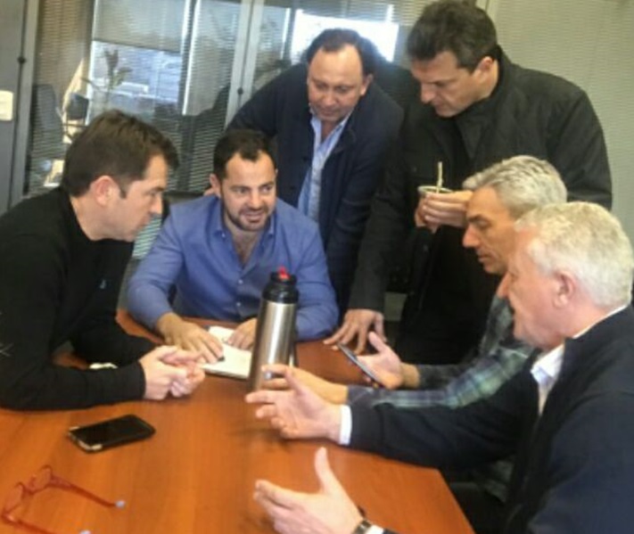 Massa cree que la elección se definirá por dos puntos. Felipe Solà encabeza la lista de diputados