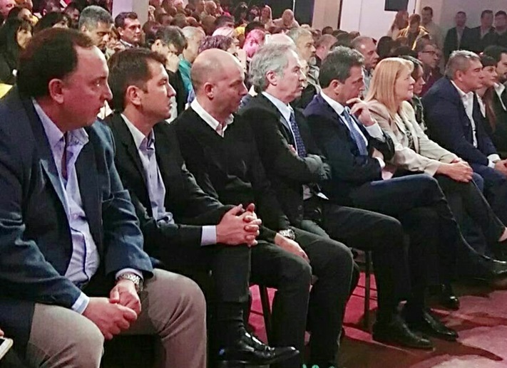 El jefe comunal Germán Di Cesare junto a Sergio Massa en Vicente Lopez