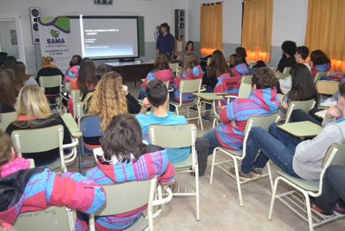Vuelta a las aulas: una semana en la escuela y la otra no