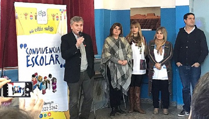 Ponen en agenda el acoso escolar y los peligros en las redes sociales