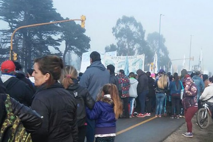 Organizaciones sociales cortaron la ruta 88