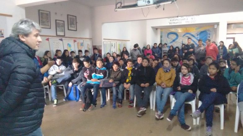 Miramar: charla de S.A.M.A en la Escuela “Bernardo Yraizoz”