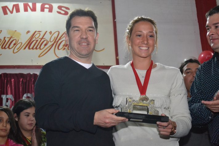 Miramar: por tercera vez la surfista Lucía Induraín se consagró deportista del año