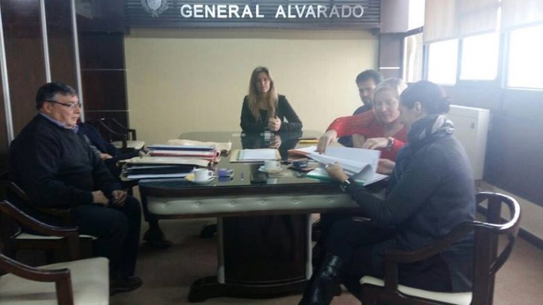 Apertura de sobres: licitación ampliación cloacas barrio “Los Pinos” de Miramar