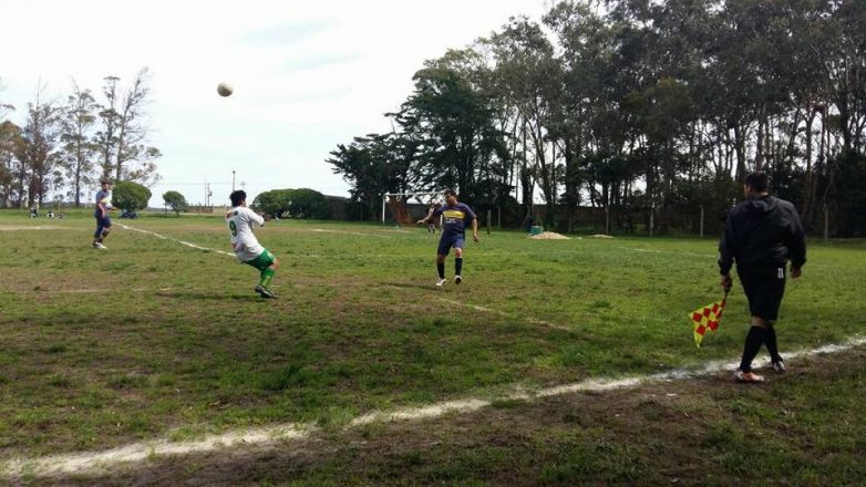 Fútbol de los barrios: Mitre empató frente a Boca