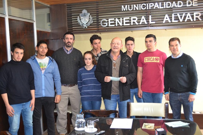Miramar: el jefe comunal Di Cesare entregó los premios por “24 horas de Innovación”