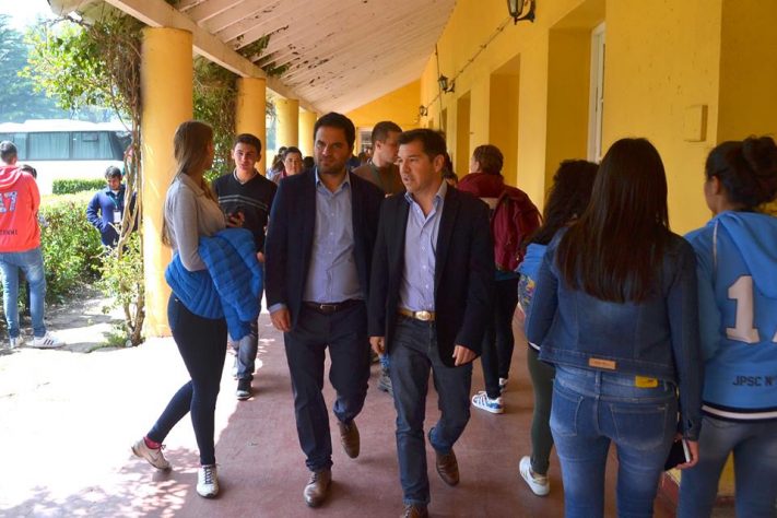Miramar: la Escuela Agrícola recibe visitas de Directores Franceses y autoridades del INET