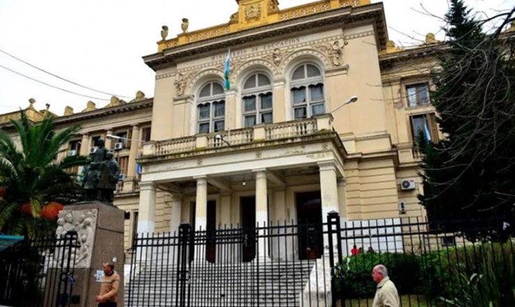 Confirman aumentos en las cuotas de los colegios privados que reciben aporte estatal