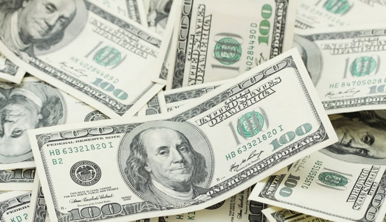 Dólar a 19,30: Economistas critican la política económica del gobierno