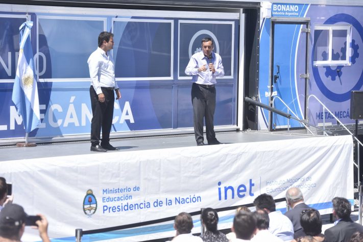 Finocchiaro junto a Leandro Goroyesky inauguraron cursos de formación profesional en la Matanza