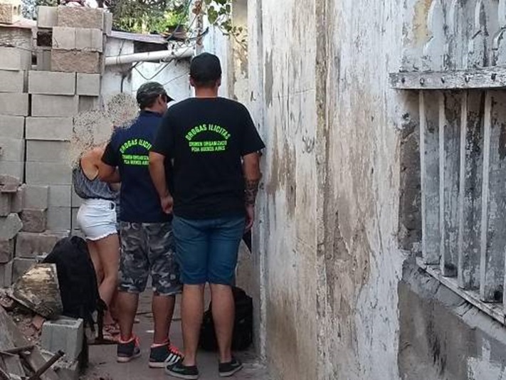 Miramar: allanamientos en un conventillo