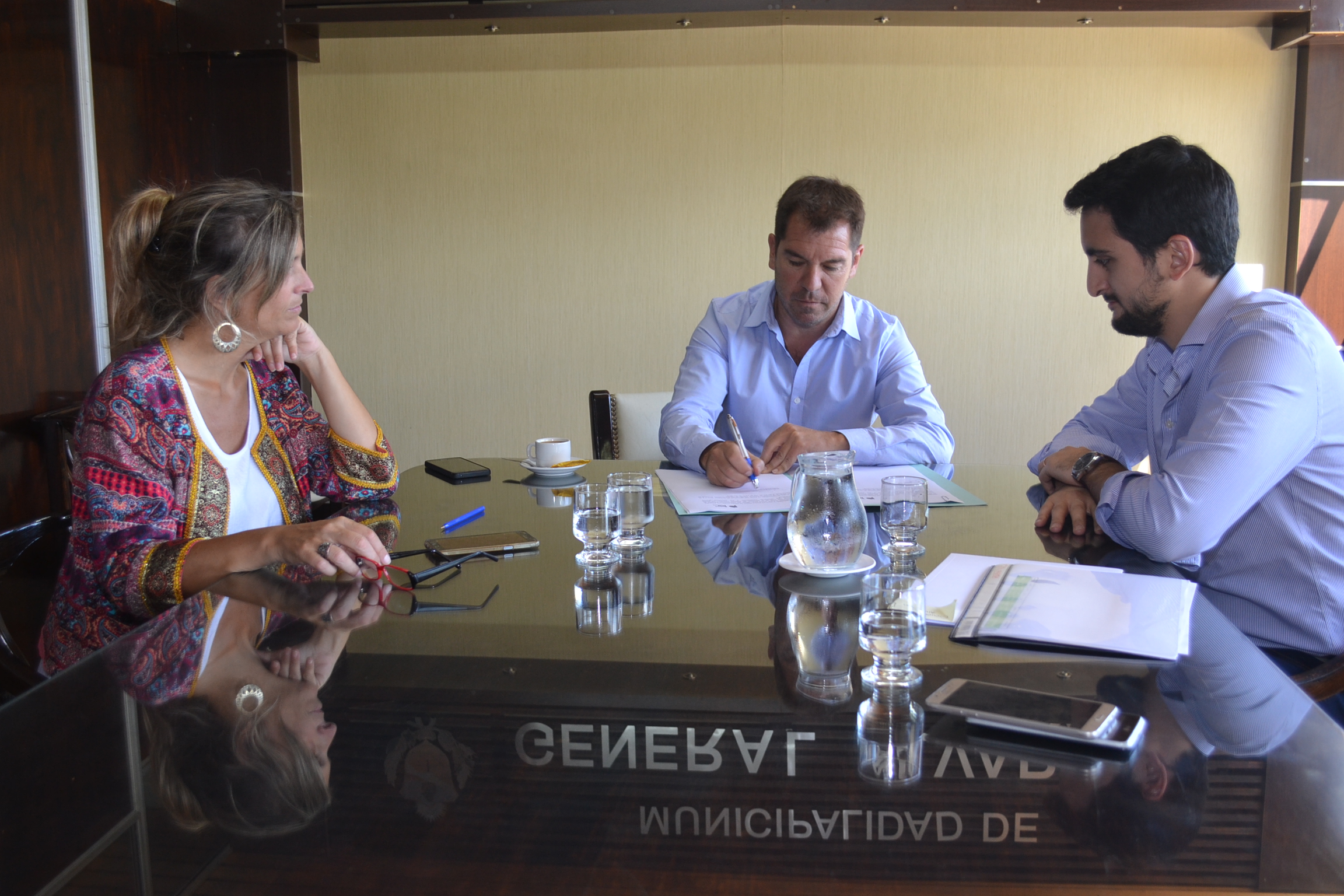 Gral Alvarado: Firma de Convenio de Cooperación con el Registro Provincial de  las Personas.