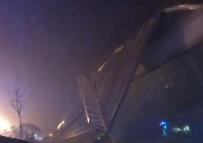 Temporal en Miramar: voló el techo de la terminal de micros. Cayó 100 mm en media hora