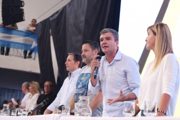 El peronismo lanzado a buscar un acuerdo con Massa: quieren la unidad con el Frente Renovador adentro