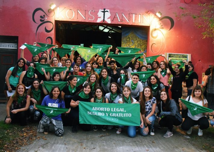 Más de 60 mujeres debatieron sobre el aborto en Miramar
