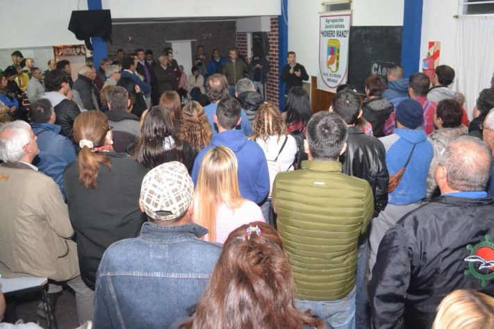 Miramar: Germán Di Cesare presente en un acto de militantes del PJ/FR