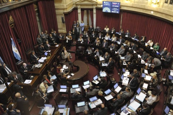 El Senado de la Nación aprobó la ley que pone límite a los tarifazos y Mauricio Macri la vetará