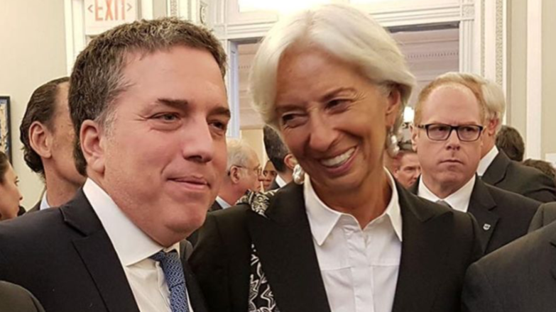 Finalmente se conoció la letra chica del acuerdo con el FMI: en la mira paritarias y venta de los fondos de los jubilados