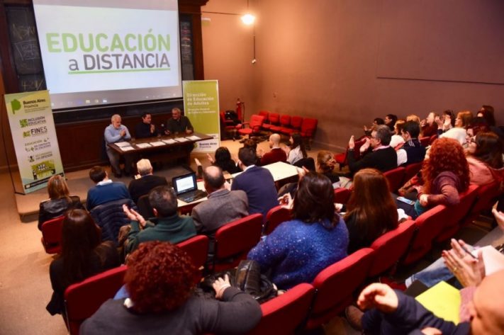 Provincia aspira a que 27.000 adultos completen el secundario a distancia