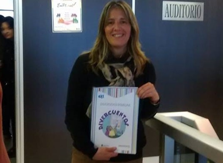 La Plata: Paula Mercier, Bibliotecaria Municipal, presente en la presentación de DIVERCUENTOS