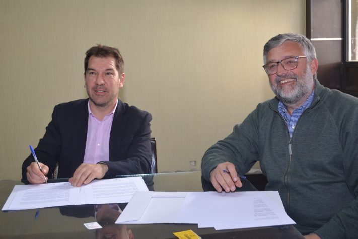 Gral Alvarado: el Jefe Comunal, Germán Di Cesare firmó el convenio de Formación Laboral