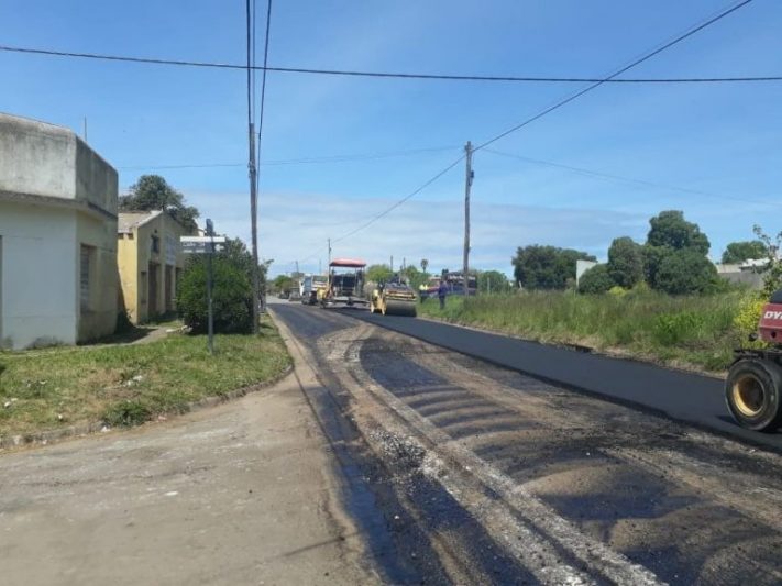 El Jefe Comunal Di Cesare avanza con el reasfaltado de calles en Miramar