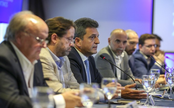 Massa: “2 caminos: la visión financiera de Macri o la visión del trabajo y la producción”