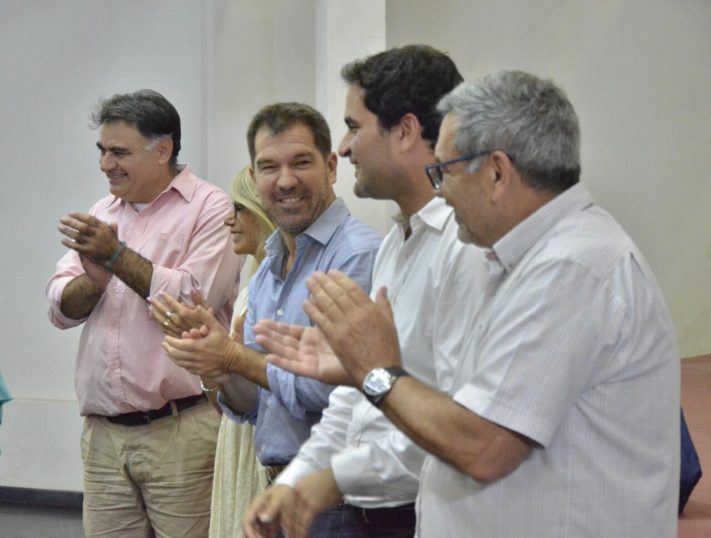 Estudiantes de Enfermería de Miramar recibieron mochilas técnicas para sus prácticas formativas