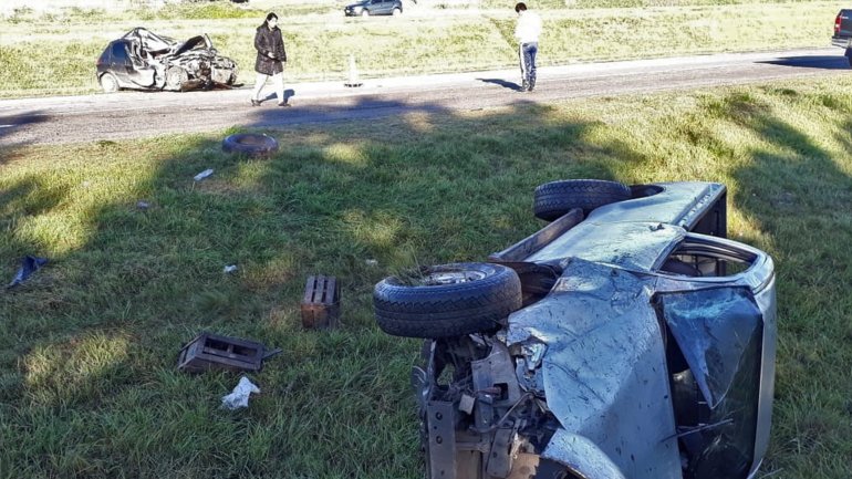 Violento choque y vuelco en la ruta 226: se salvaron de milagro