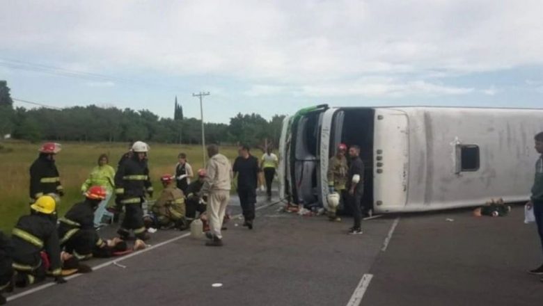Lezama: volcó un micro en la ruta 2: murieron dos nenas