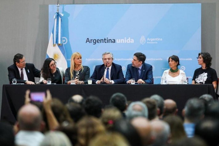 Fernández y Trotta relanzaron el Plan Nacional de Lecturas