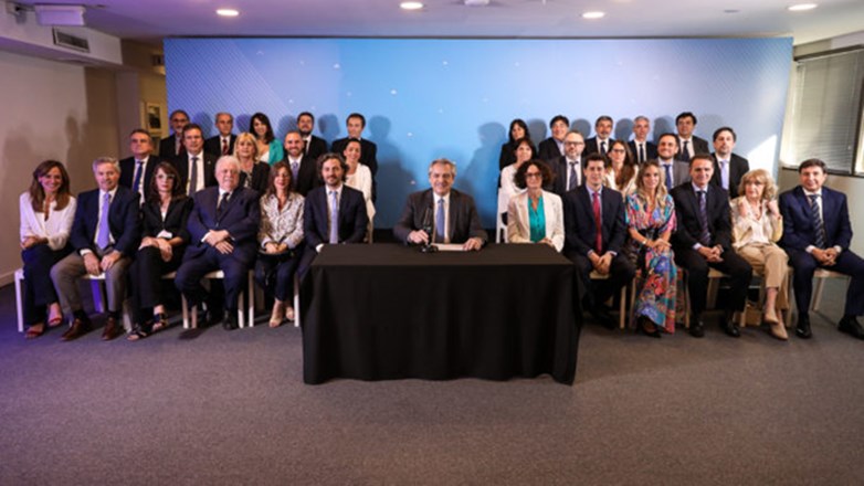 Alberto Fernández presentó su gabinete. Martín Guzmán será el Ministro de Economía.