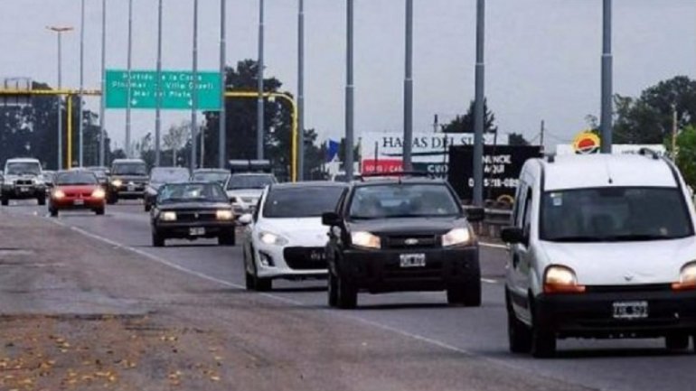 Unos 2400 autos por hora viajan hacia la Costa en el inicio de la temporada de verano