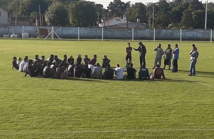 Miramar: Defensores presentó a Pedro Boccanera como nuevo técnico