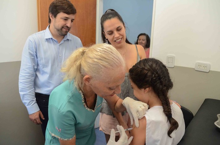 La vacuna contra la meningitis ya se aplica de manera gratuita en toda la Provincia
