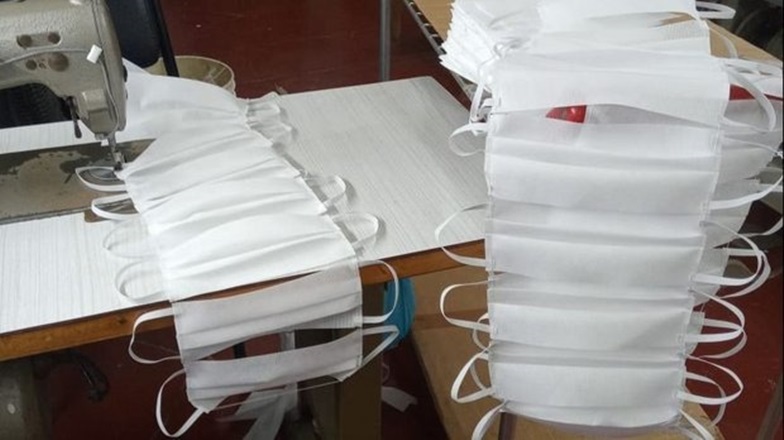 Una fábrica de tejidos de Miramar donó barbijos y camisolines