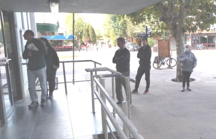 Jueves Santo: los bancos  abrirán solamente para pagar jubilaciones