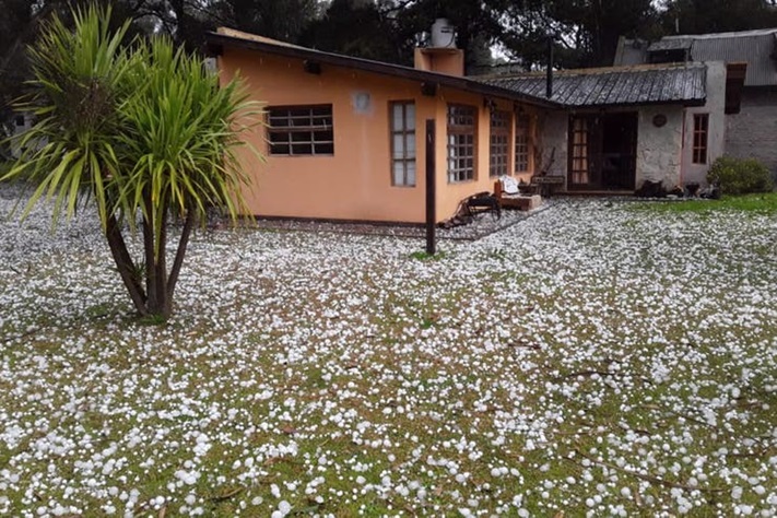La granizada esquivo a Gral. Alvarado: cayó piedras en la región
