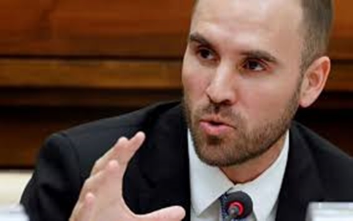 Renunció Guzmán al cargo de ministro de Economía