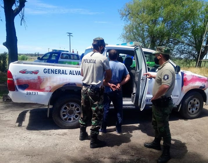 Gral. Alvarado: detienen a un camionero necochense en ruta 88 con un arma de guerra y más de $150.000