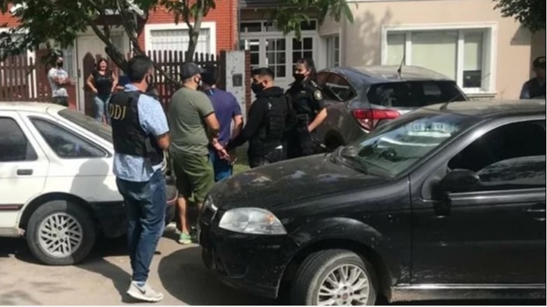 Miramar: La abordó en la calle y la violó: lograron identificarlo y lo detuvieron