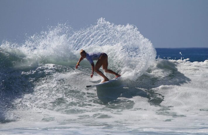Titular mundial del surf espera olas espectaculares en El Salvador