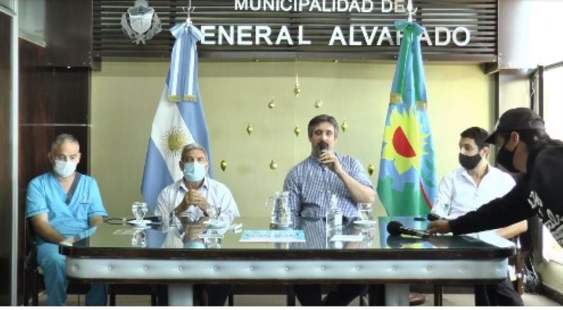 La vacuna Sputnik V ya se aplica en Gral Alvarado: “Es una alegría cerrar este año así” expresó el intendente S. Ianantuony.