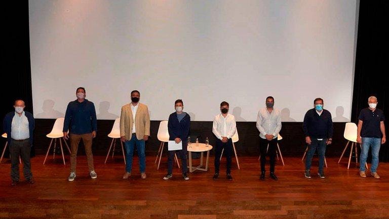 Reunión de Axel Kicillof con los intendentes por la temporada