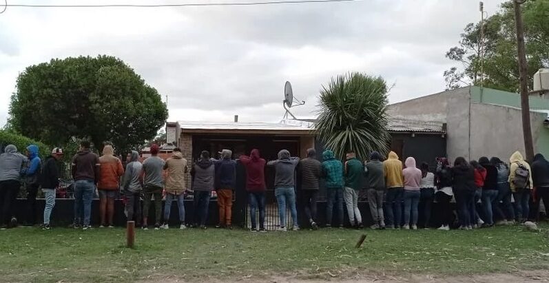 Miramar: desarticulan una fiesta clandestina, había 17 personas