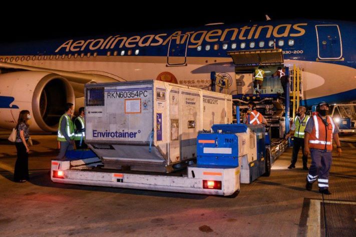 Llegó un nuevo vuelo: Argentina alcanzó las 4 millones de vacunas