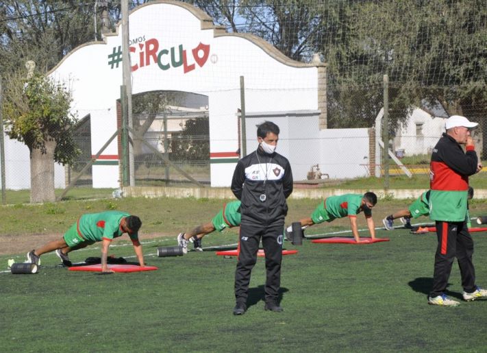 Gustavo Noto dejó de ser el entrenador de Círculo Deportivo