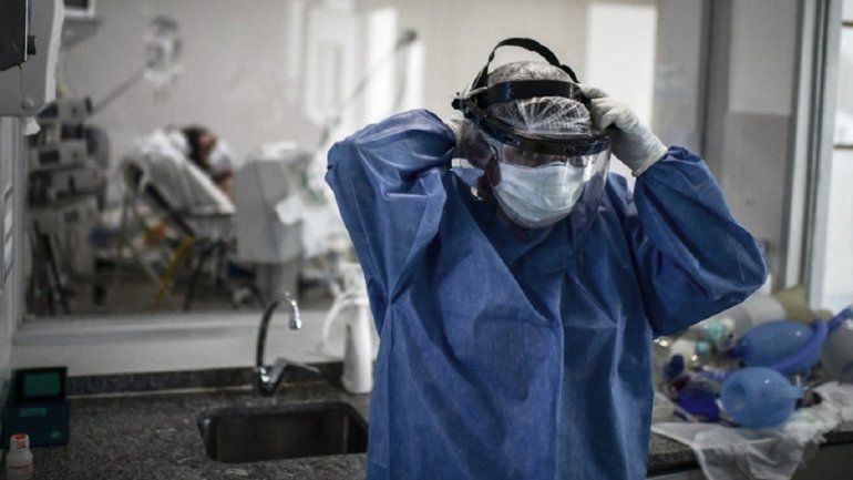 La Sociedad Argentina de Infectología advirtió por el aumento sostenido de casos de Covid